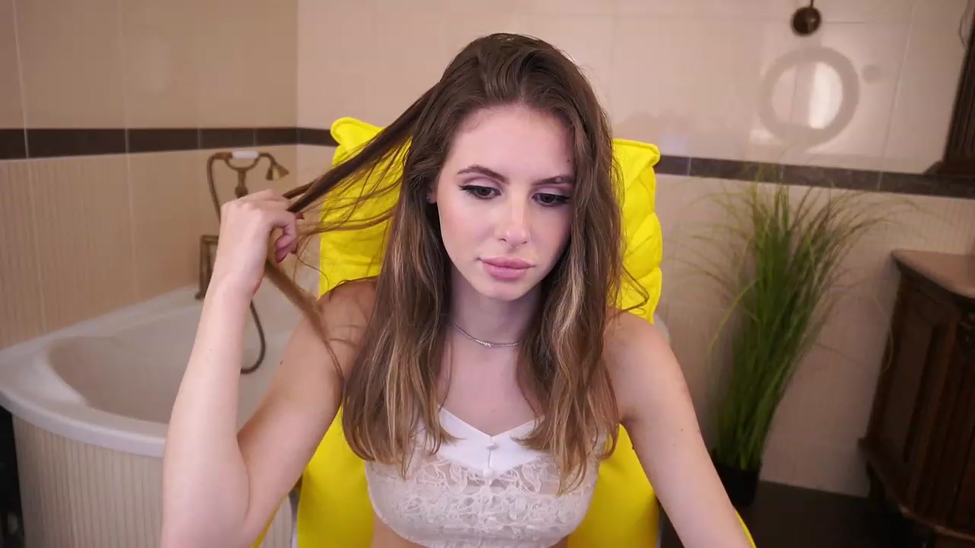 Gallery image thumbnail from MissGadriela's myfreecams stream on, 04/26/2023, 14:49 image 16 of 20