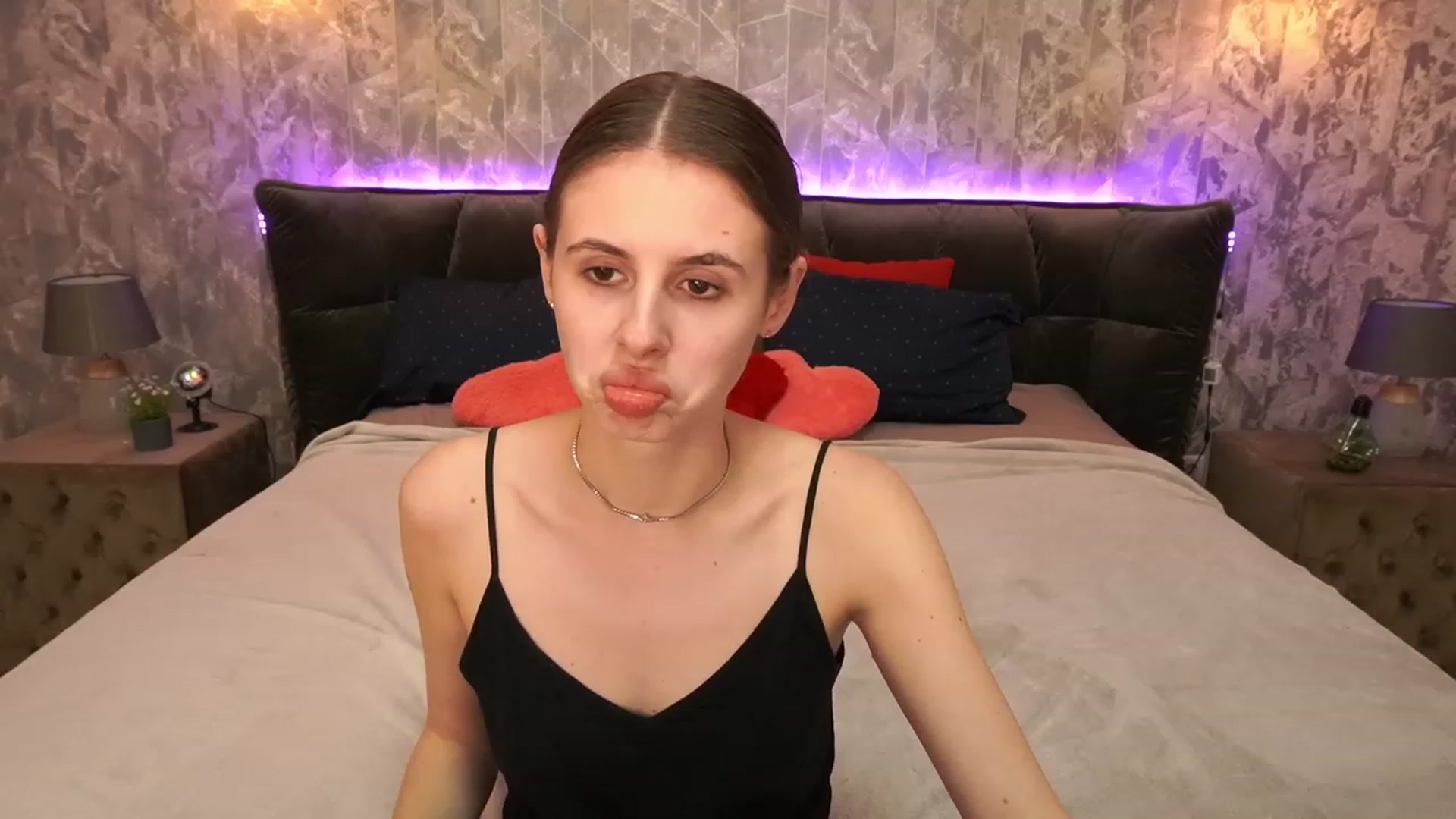 Gallery image thumbnail from MissGadriela's myfreecams stream on, 05/04/2023, 13:49 image 8 of 20