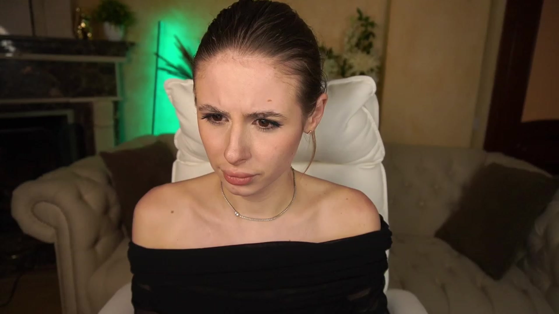 Gallery image thumbnail from MissGadriela's myfreecams stream on, 05/09/2023, 18:33 image 4 of 20