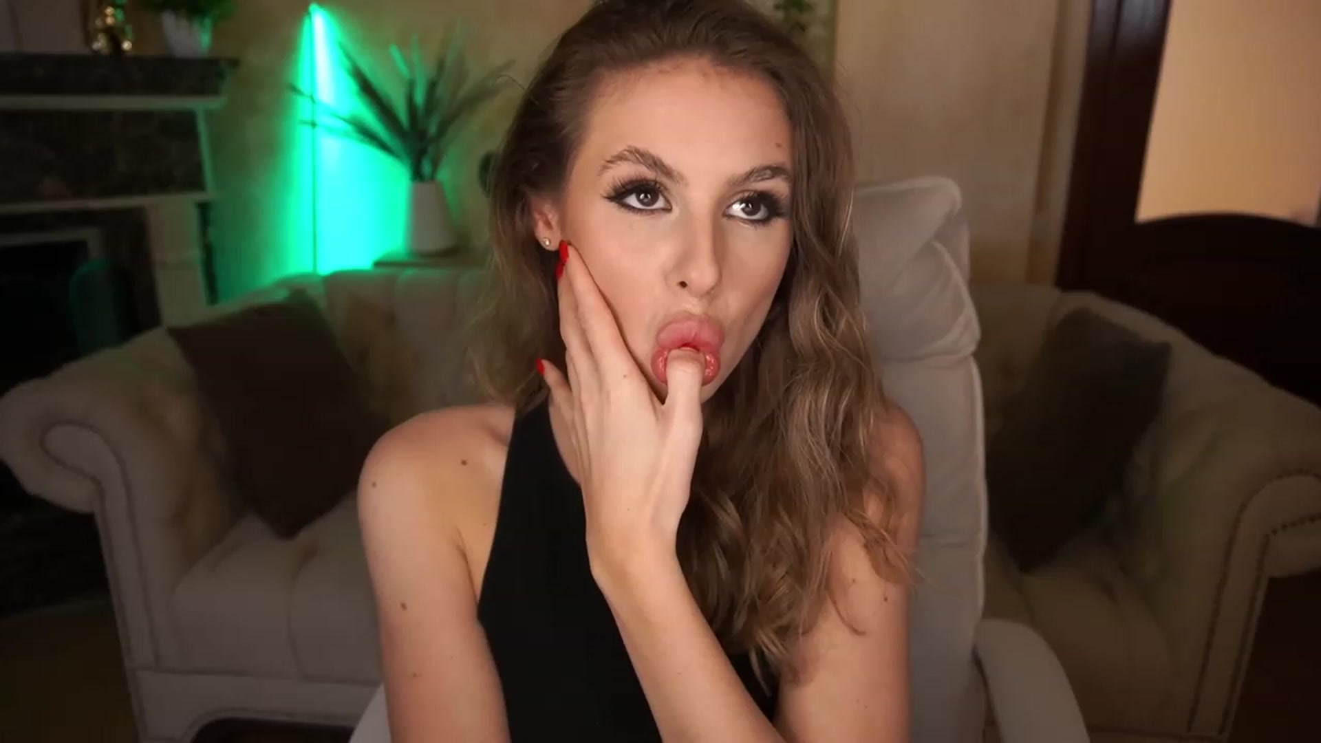 Gallery image thumbnail from MissGadriela's myfreecams stream on, 05/11/2023, 07:44 image 1 of 20