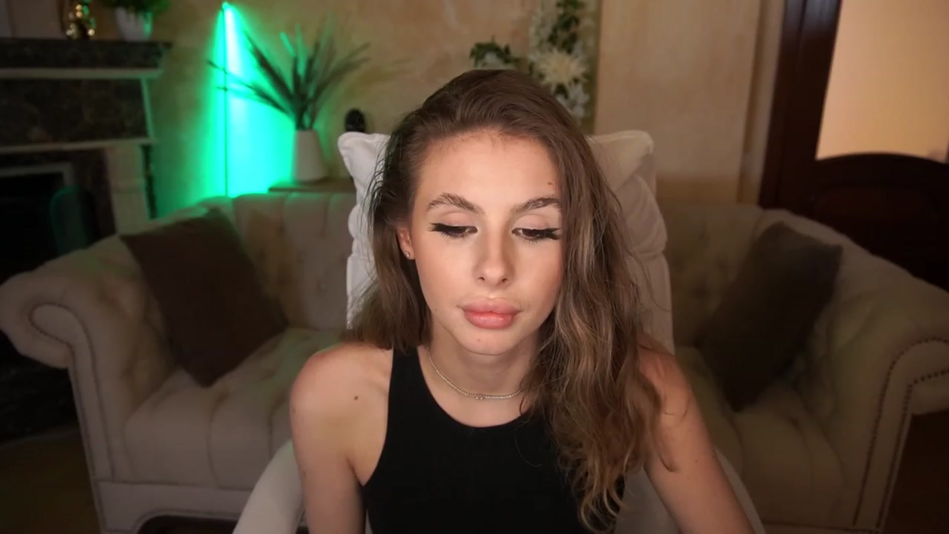 Gallery image thumbnail from MissGadriela's myfreecams stream on, 05/11/2023, 07:44 image 17 of 20