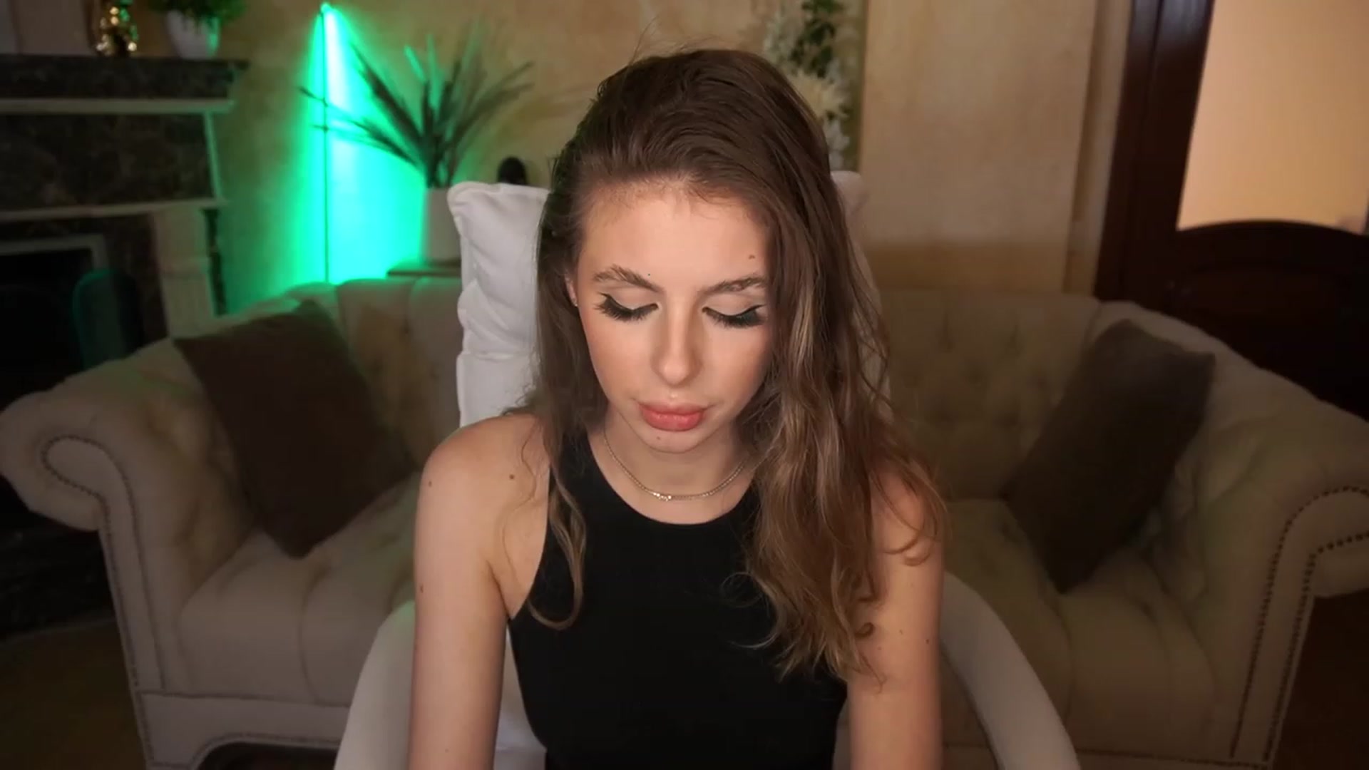 Gallery image thumbnail from MissGadriela's myfreecams stream on, 05/11/2023, 07:44 image 11 of 20