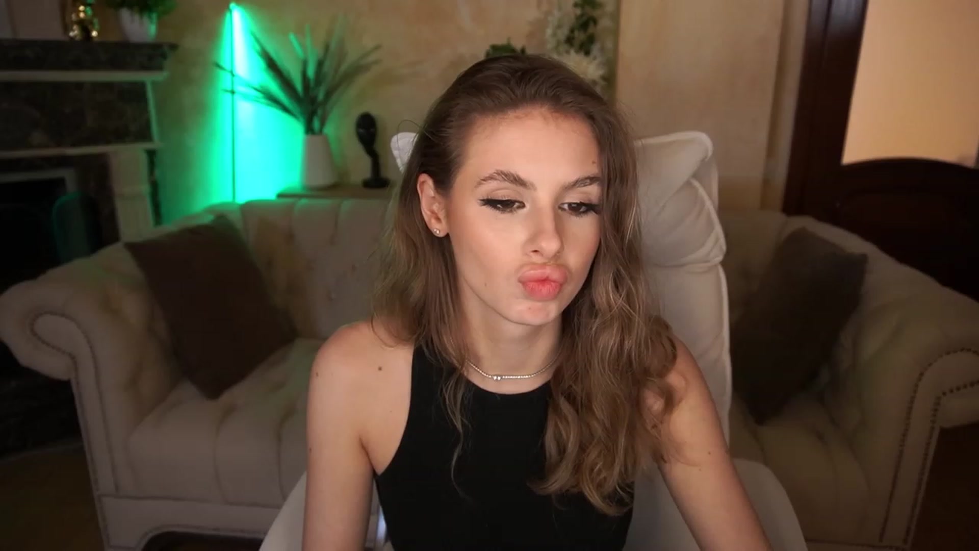 Gallery image thumbnail from MissGadriela's myfreecams stream on, 05/11/2023, 07:44 image 2 of 20