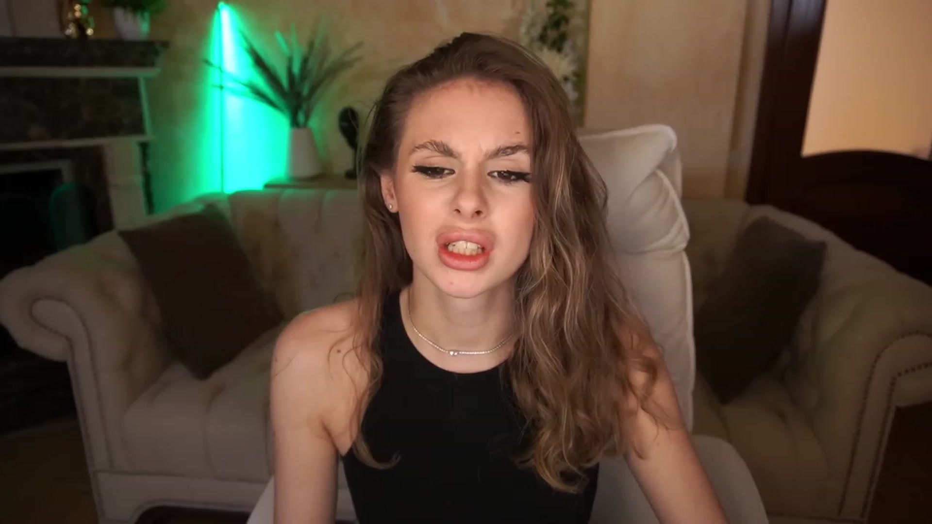 Gallery image thumbnail from MissGadriela's myfreecams stream on, 05/11/2023, 07:44 image 3 of 20