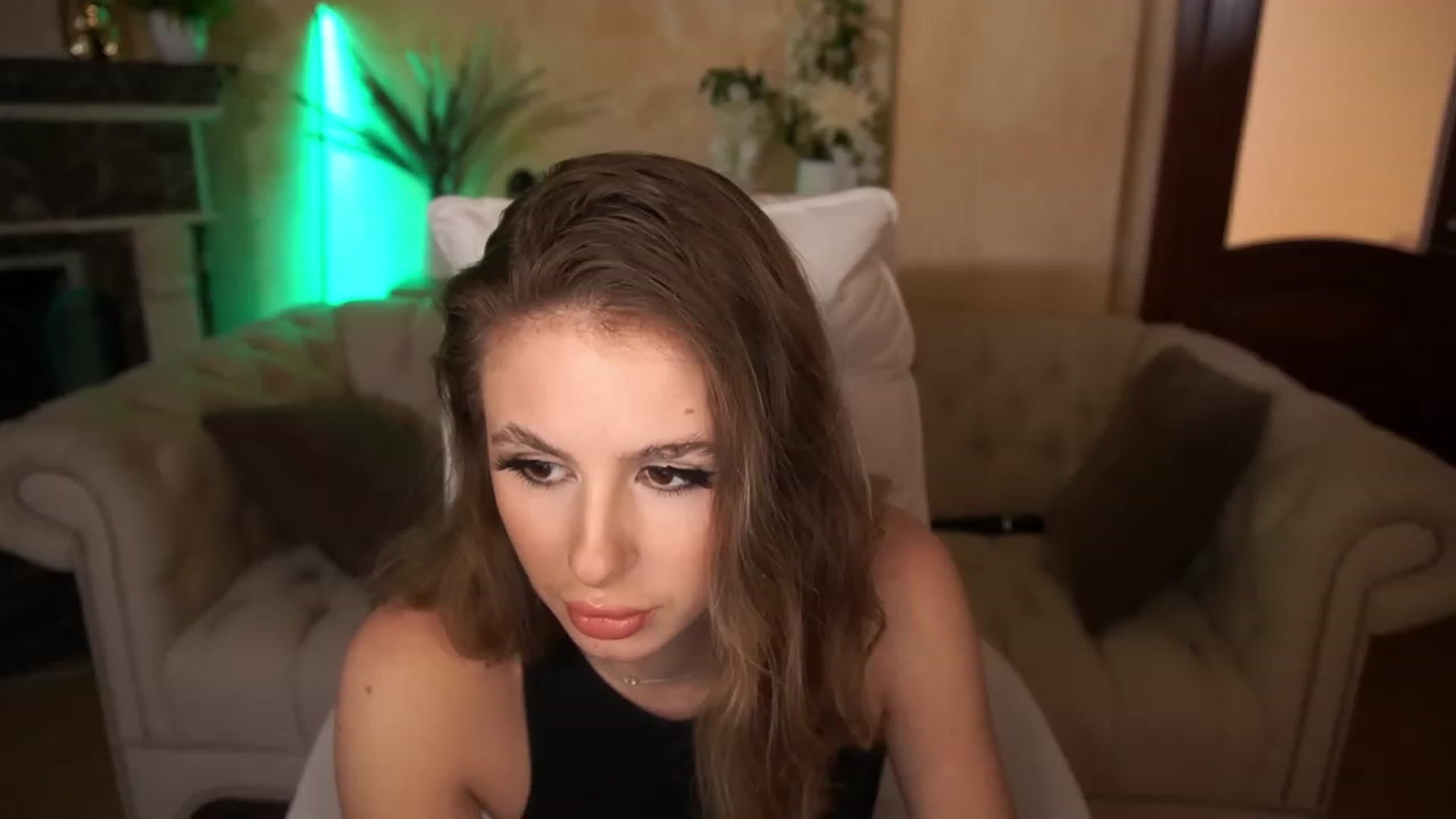 Gallery image thumbnail from MissGadriela's myfreecams stream on, 05/11/2023, 10:11 image 1 of 20