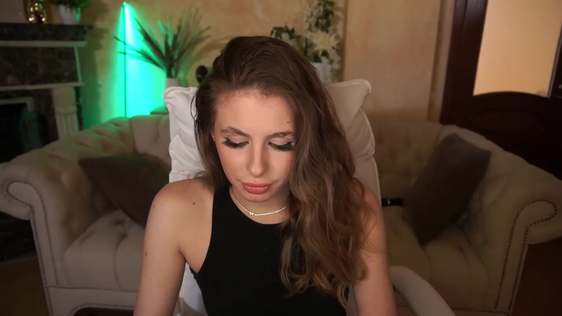 Gallery image thumbnail from MissGadriela's myfreecams stream on, 05/11/2023, 10:11 image 19 of 20
