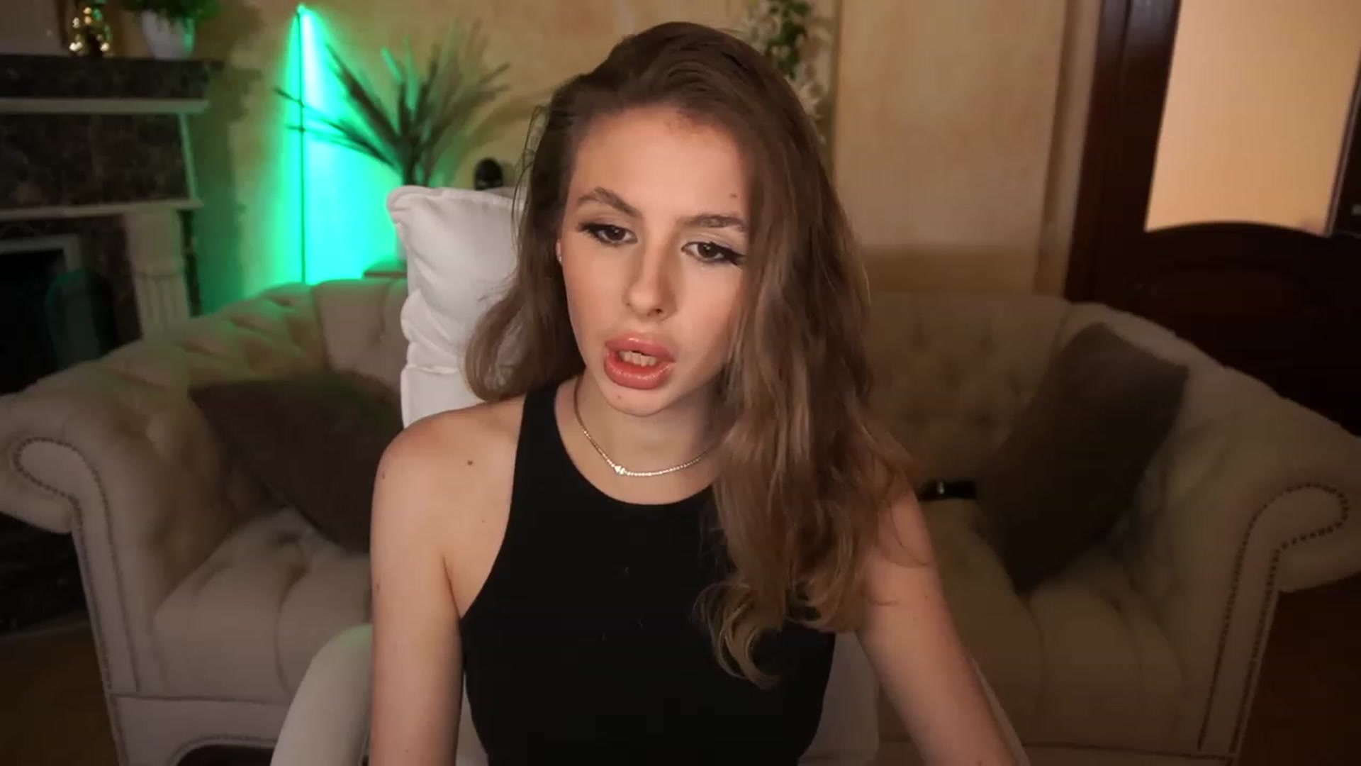 Gallery image thumbnail from MissGadriela's myfreecams stream on, 05/11/2023, 10:11 image 13 of 20