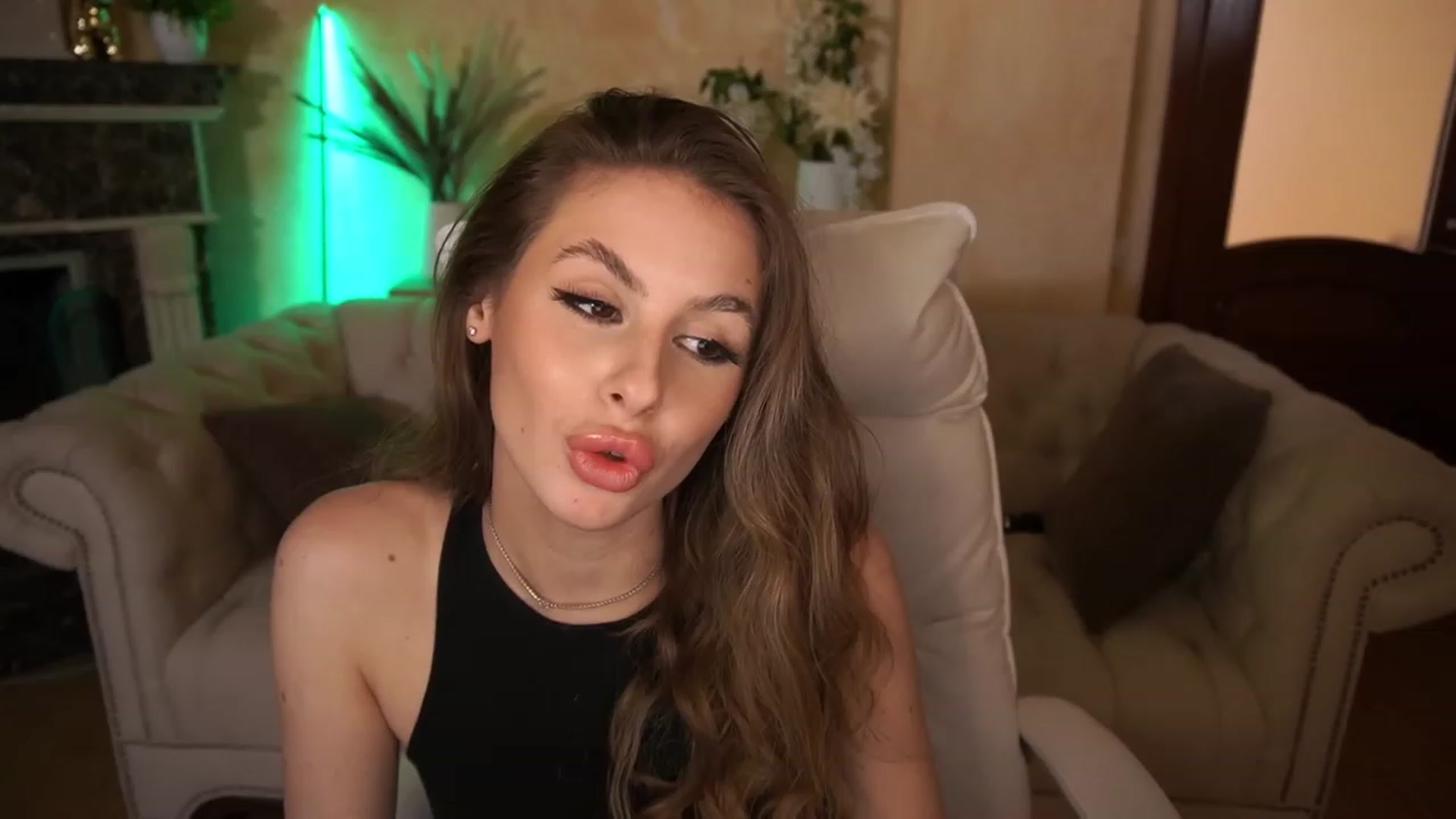 Gallery image thumbnail from MissGadriela's myfreecams stream on, 05/11/2023, 10:11 image 20 of 20