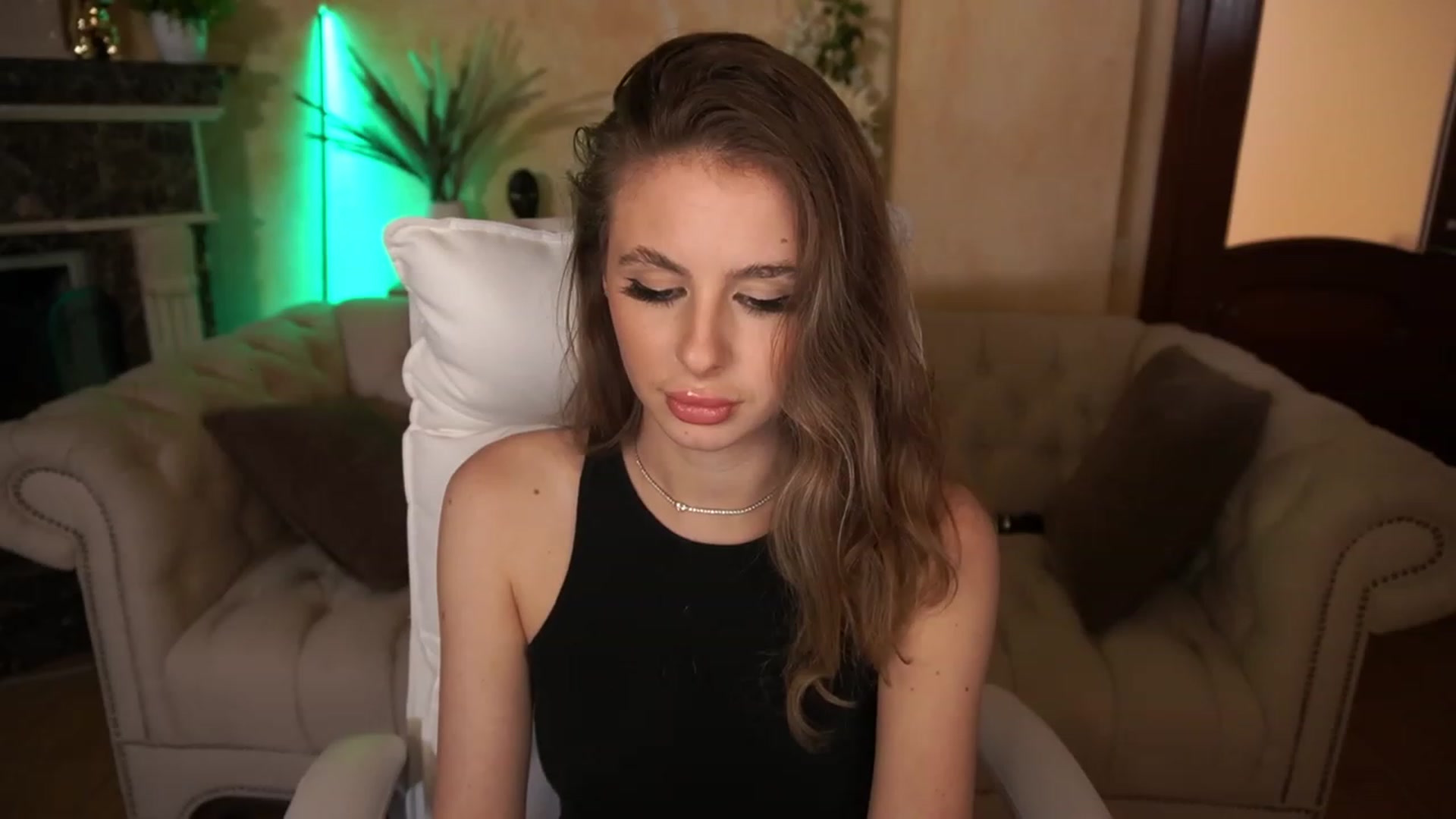 Gallery image thumbnail from MissGadriela's myfreecams stream on, 05/11/2023, 10:11 image 3 of 20