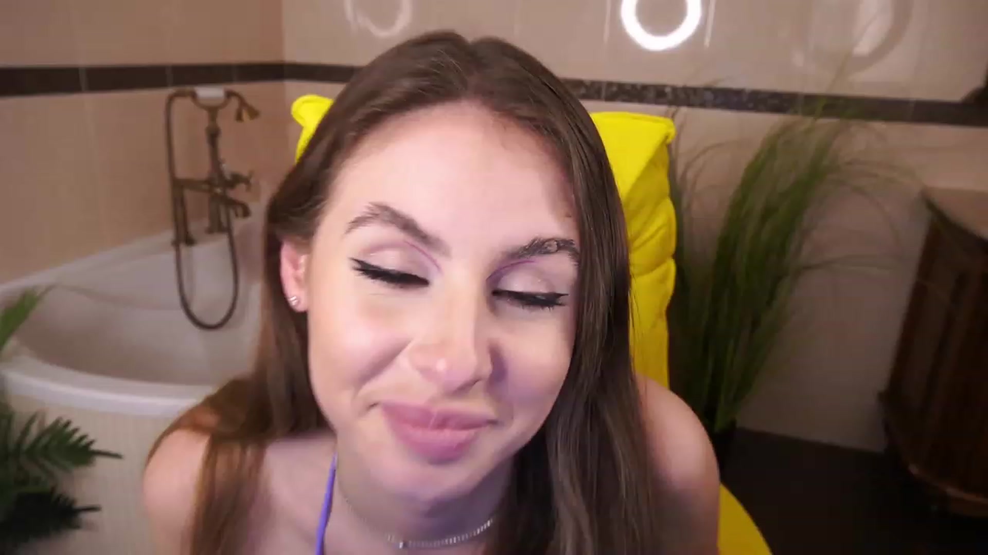 Gallery image thumbnail from MissGadriela's myfreecams stream on, 05/15/2023, 14:29 image 8 of 20