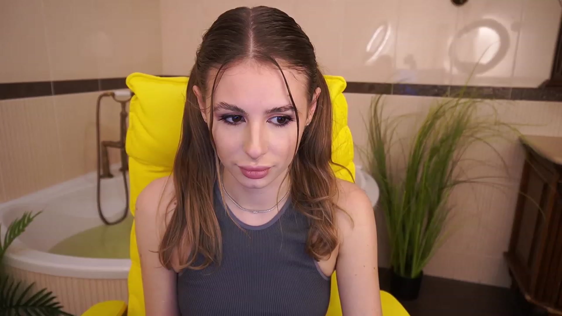 Gallery image thumbnail from MissGadriela's myfreecams stream on, 05/16/2023, 13:49 image 19 of 20