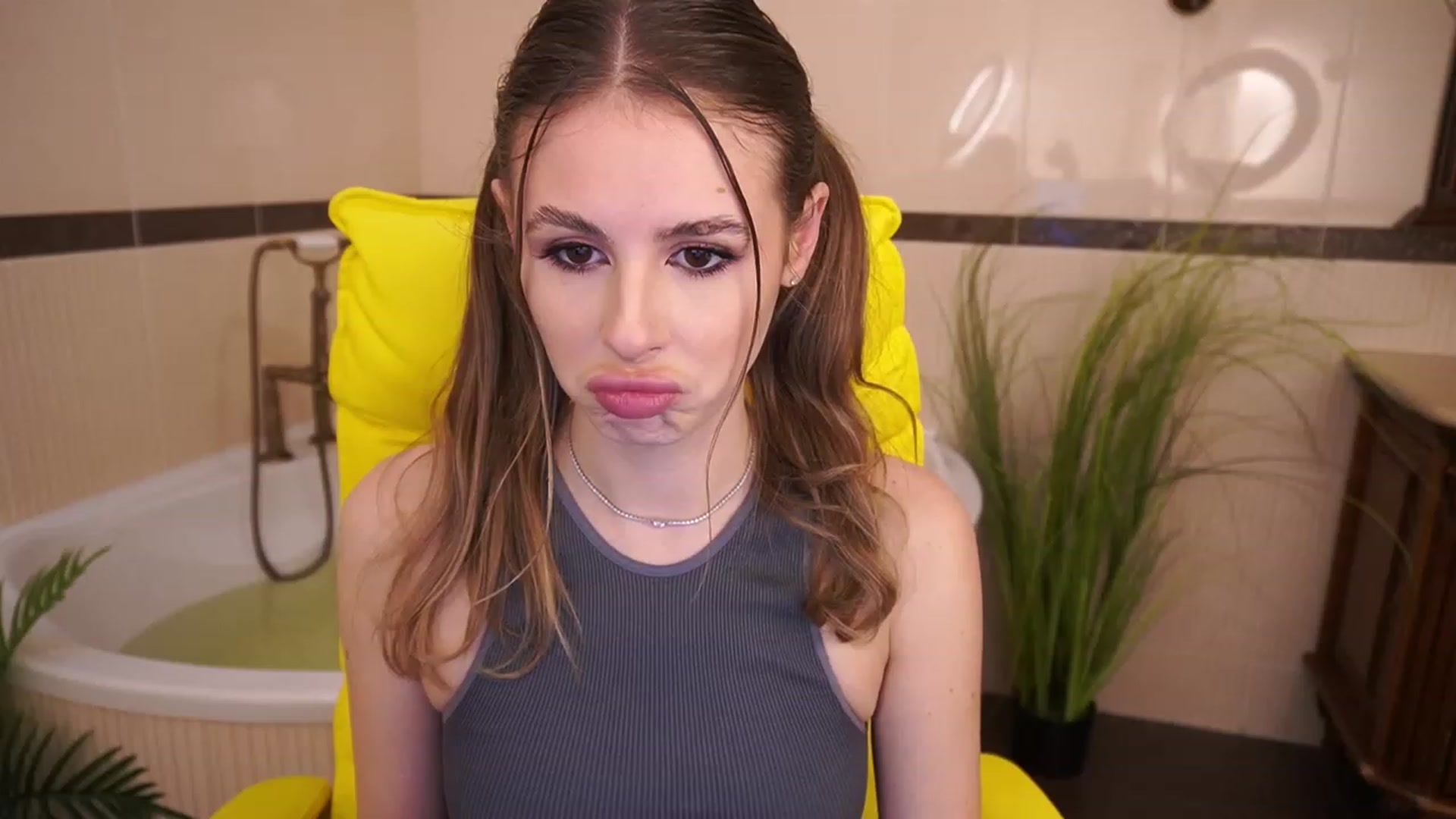 Gallery image thumbnail from MissGadriela's myfreecams stream on, 05/16/2023, 13:49 image 20 of 20