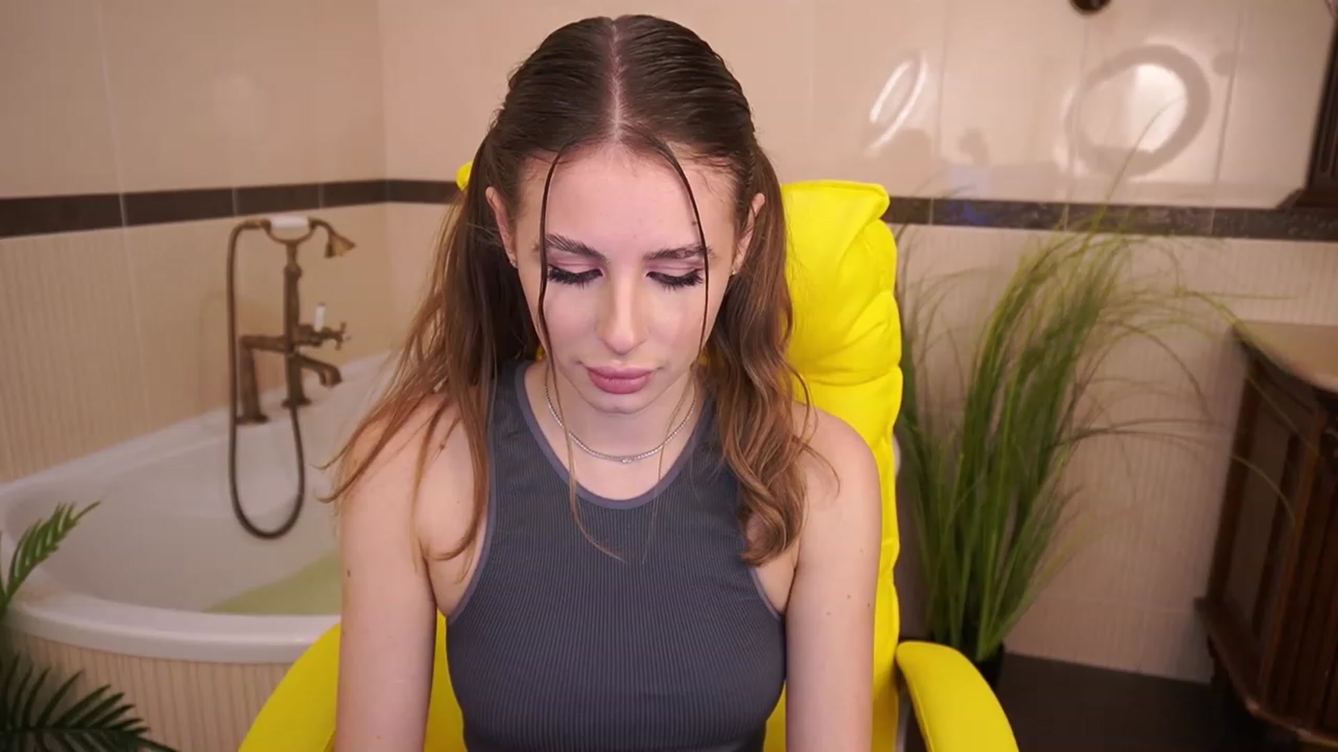 Gallery image thumbnail from MissGadriela's myfreecams stream on, 05/16/2023, 13:49 image 1 of 20