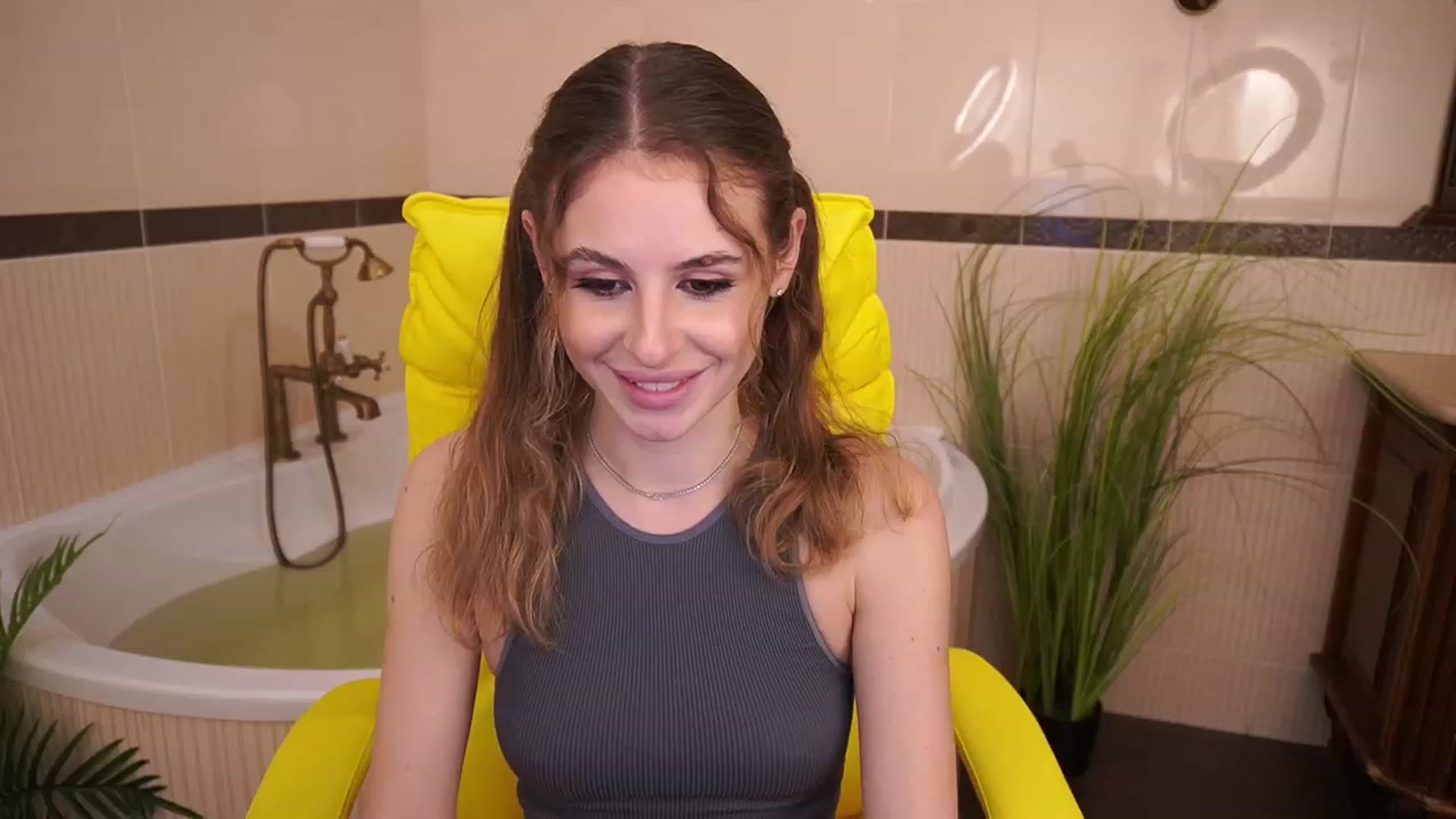 Gallery image thumbnail from MissGadriela's myfreecams stream on, 05/16/2023, 18:45 image 12 of 20