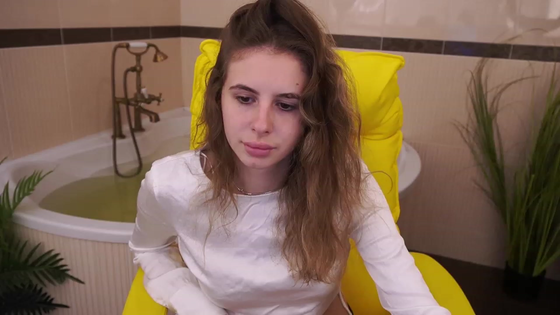 Gallery image thumbnail from MissGadriela's myfreecams stream on, 05/21/2023, 10:59 image 8 of 20