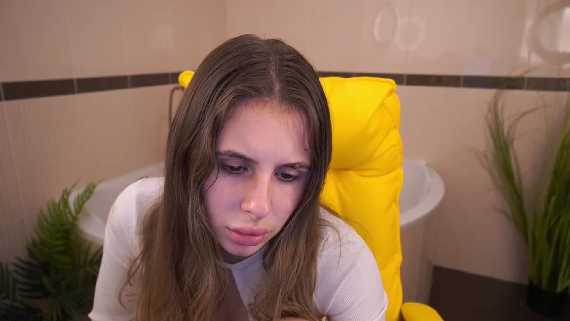 Gallery image thumbnail from MissGadriela's myfreecams stream on, 05/24/2023, 16:08 image 12 of 20
