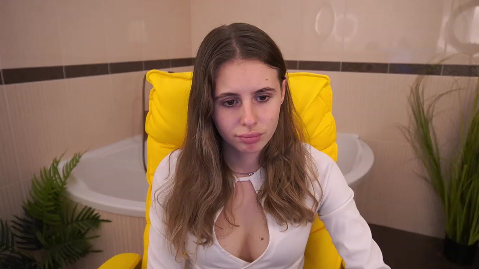 Gallery image thumbnail from MissGadriela's myfreecams stream on, 05/24/2023, 19:00 image 19 of 20