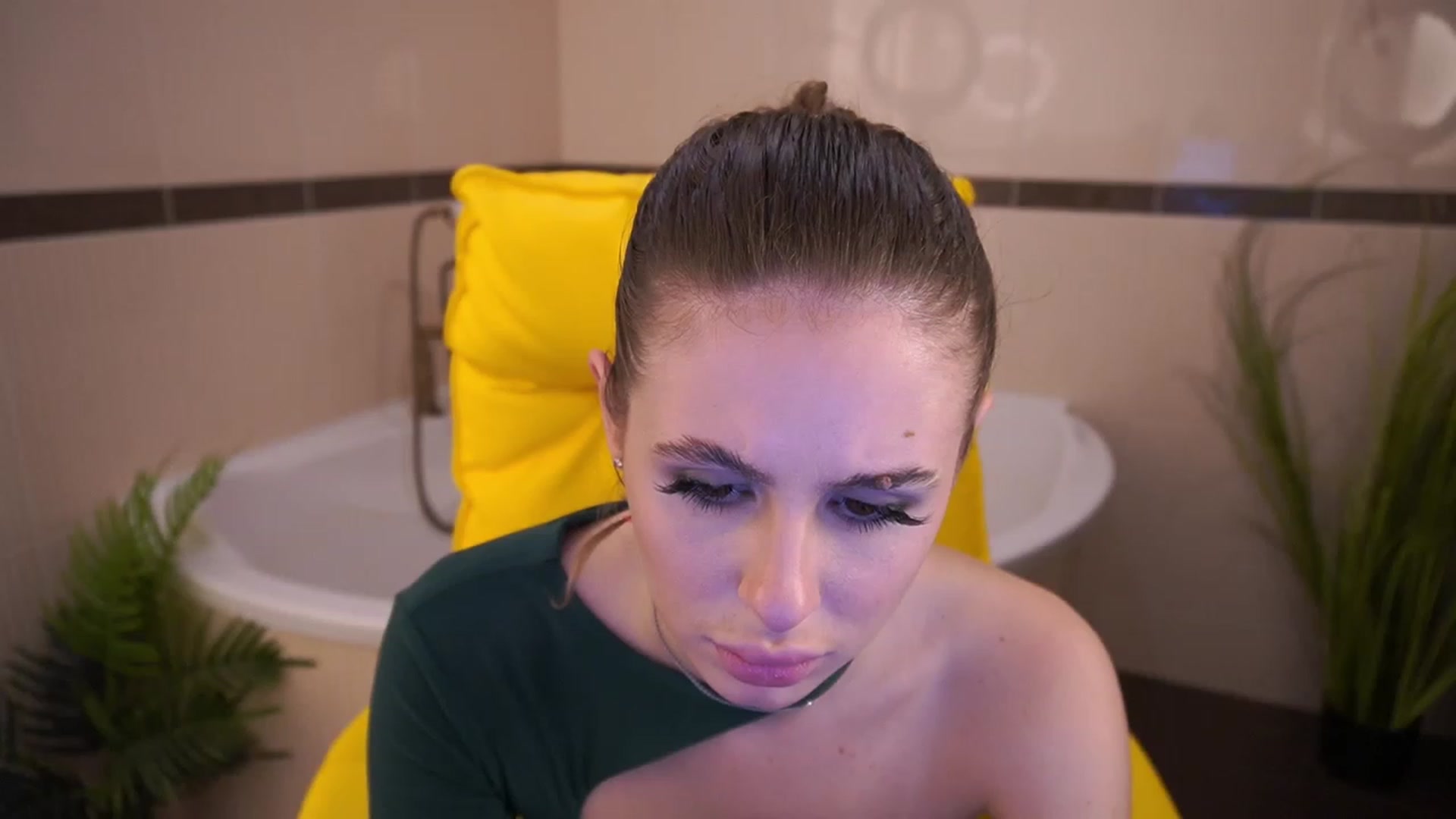 Gallery image thumbnail from MissGadriela's myfreecams stream on, 05/25/2023, 11:40 image 18 of 20