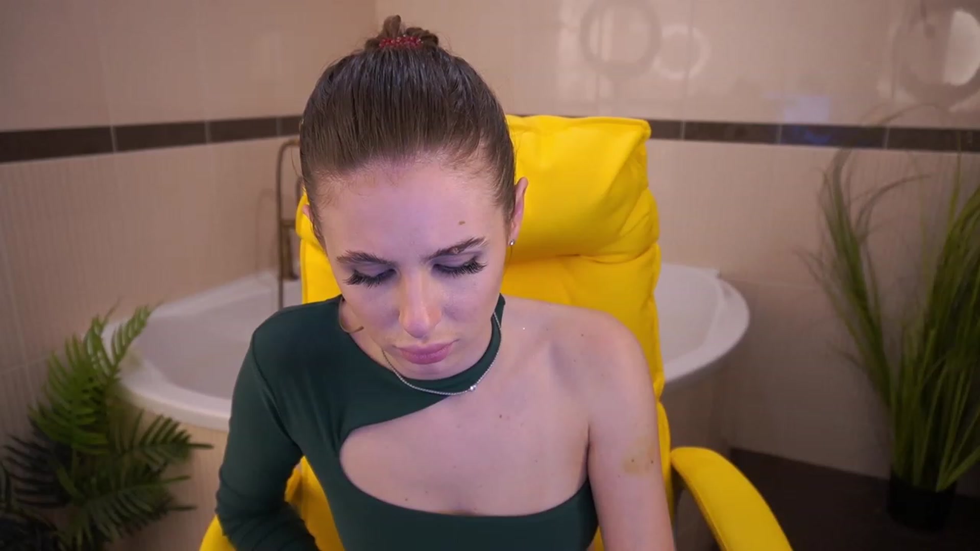 Gallery image thumbnail from MissGadriela's myfreecams stream on, 05/25/2023, 11:40 image 17 of 20