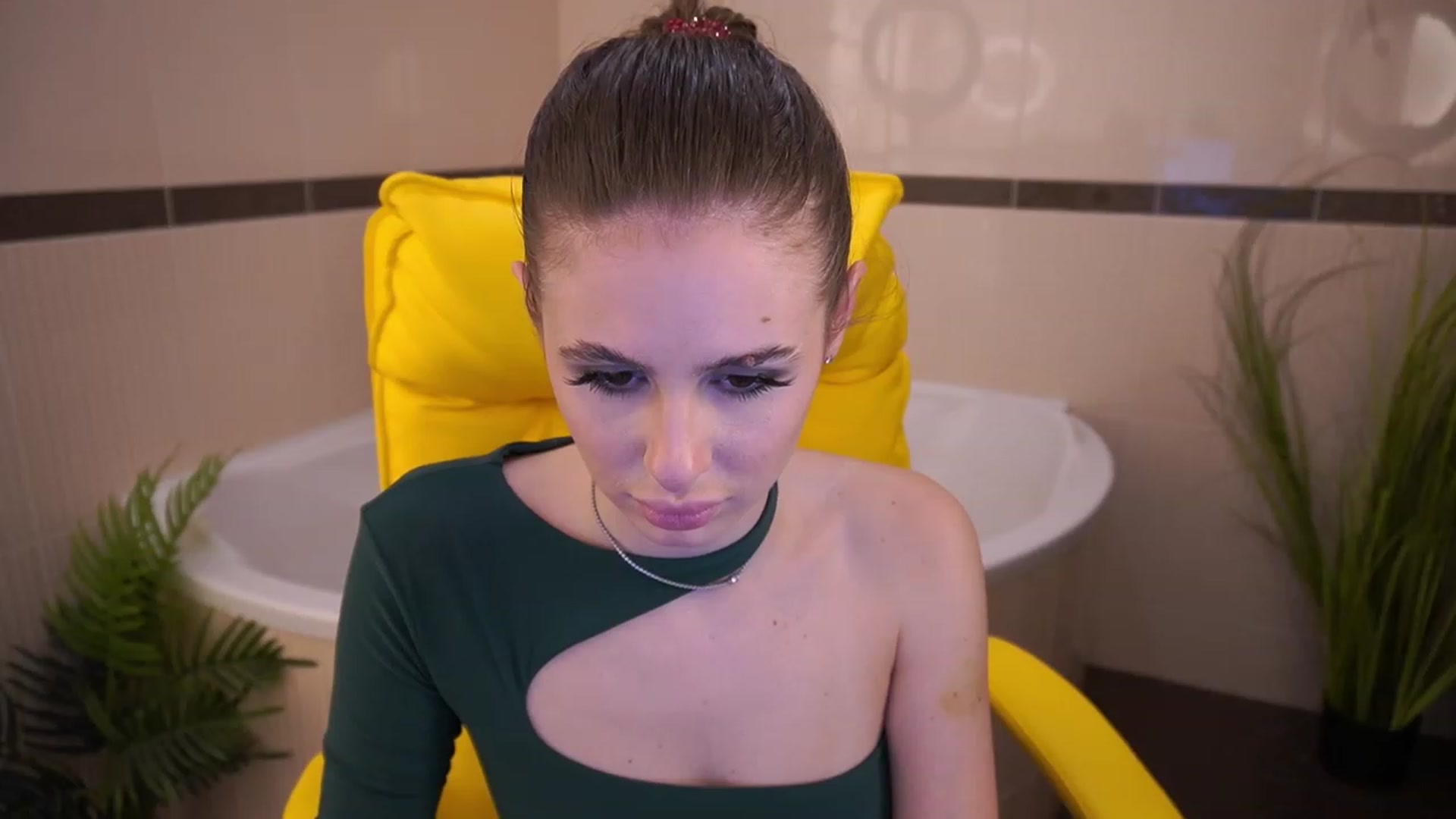 Gallery image thumbnail from MissGadriela's myfreecams stream on, 05/25/2023, 11:40 image 14 of 20