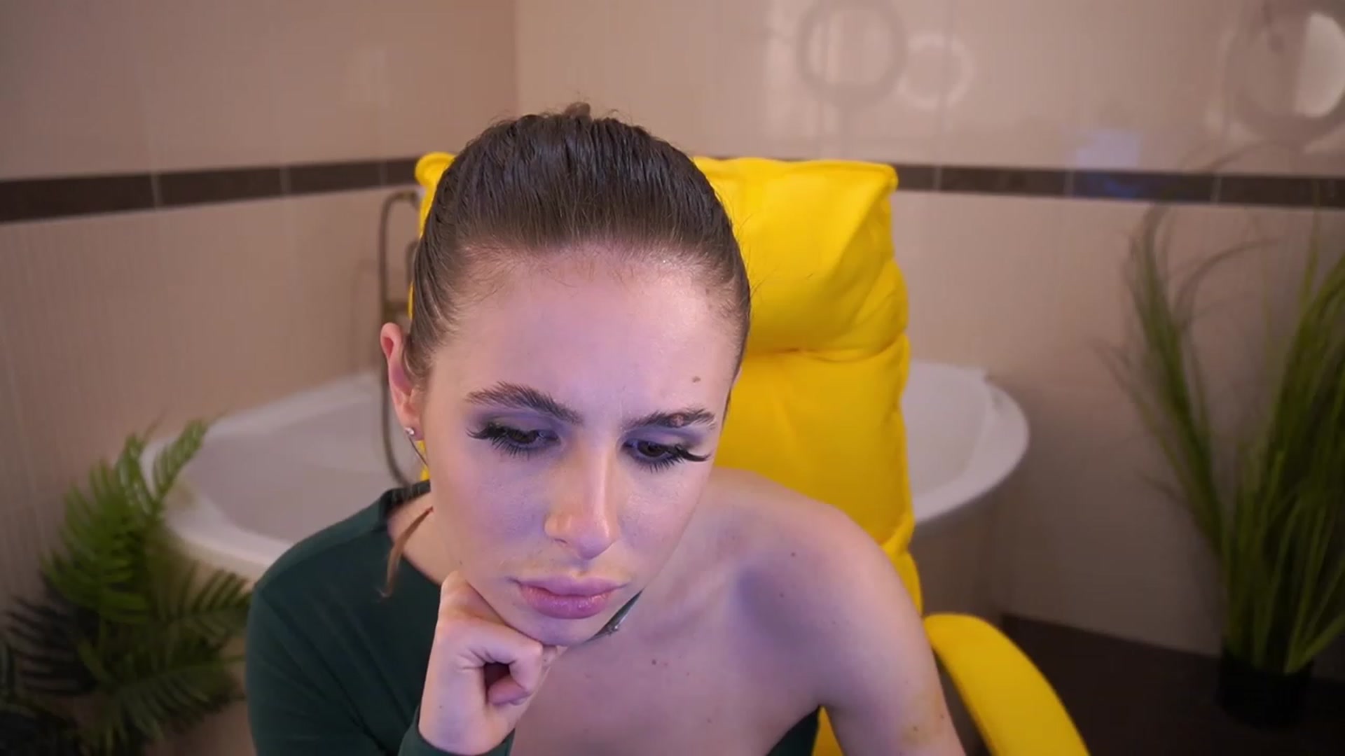 Gallery image thumbnail from MissGadriela's myfreecams stream on, 05/25/2023, 11:40 image 19 of 20