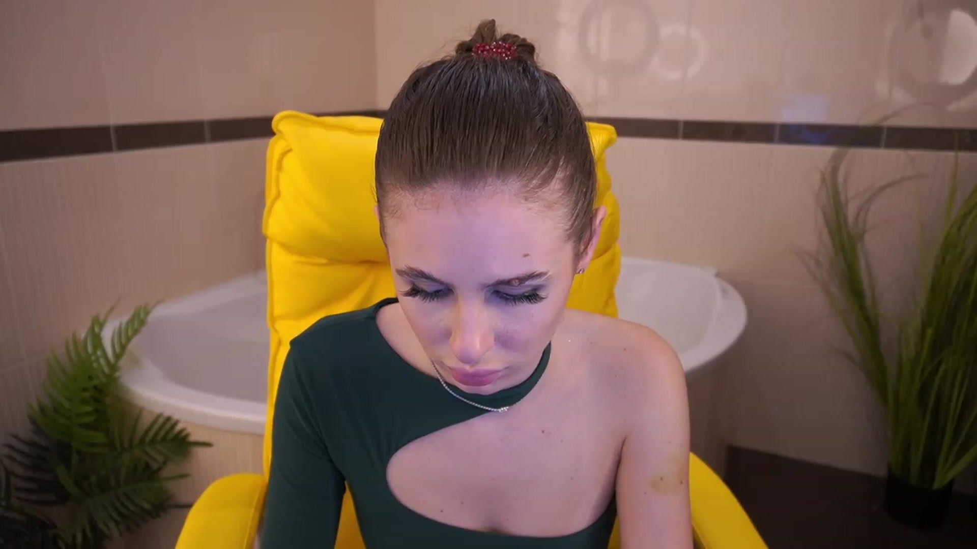 Gallery image thumbnail from MissGadriela's myfreecams stream on, 05/25/2023, 11:40 image 8 of 20