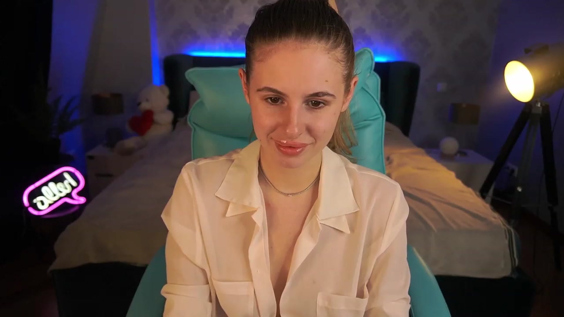 Gallery image thumbnail from MissGadriela's myfreecams stream on, 05/30/2023, 16:33 image 9 of 20