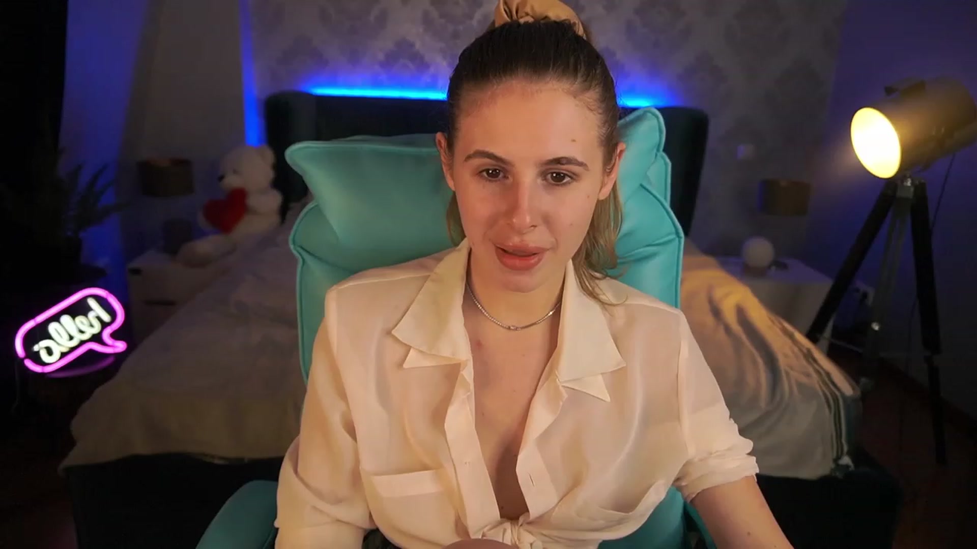 Gallery image thumbnail from MissGadriela's myfreecams stream on, 05/30/2023, 18:15 image 9 of 20