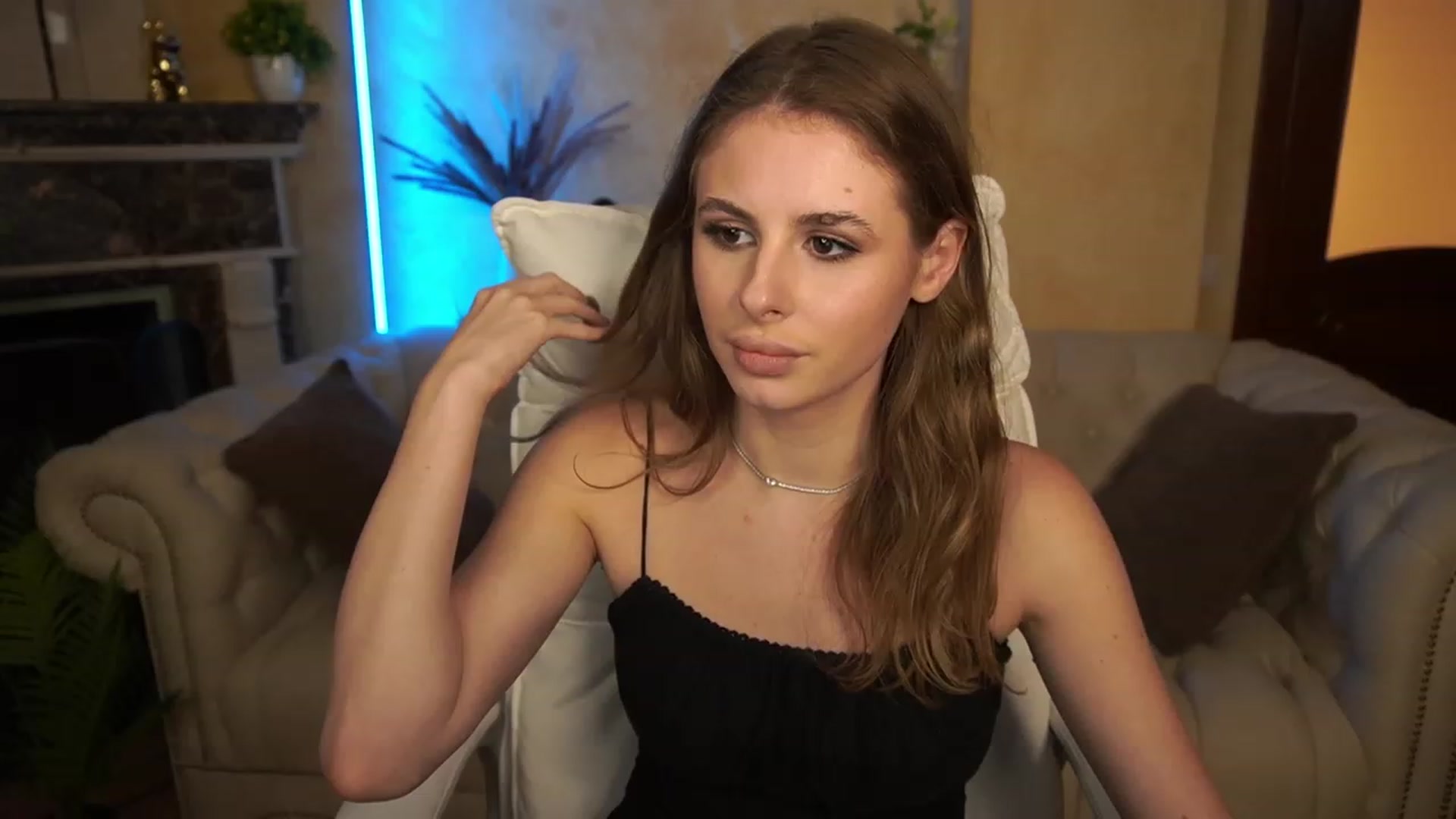 Gallery image thumbnail from MissGadriela's myfreecams stream on, 05/31/2023, 17:13 image 19 of 20