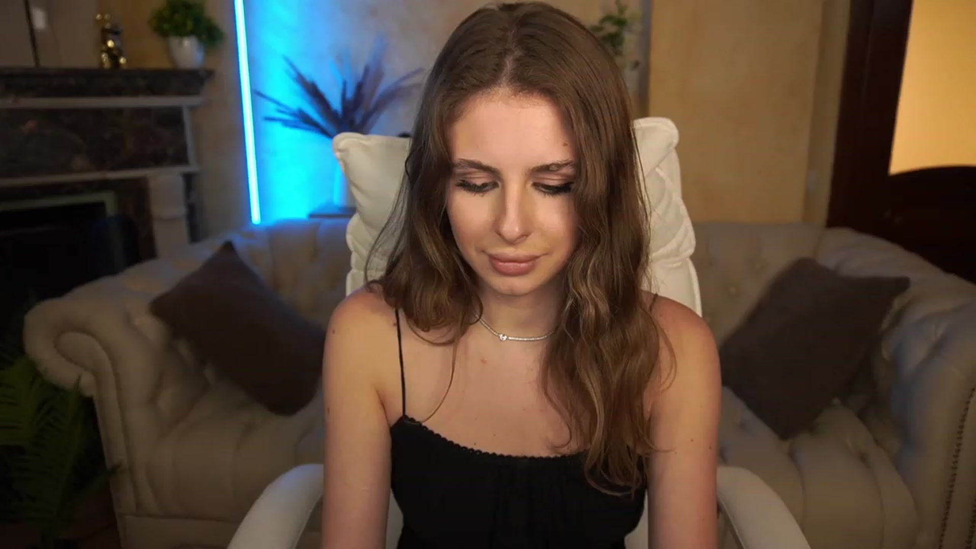 Gallery image thumbnail from MissGadriela's myfreecams stream on, 05/31/2023, 17:13 image 2 of 20
