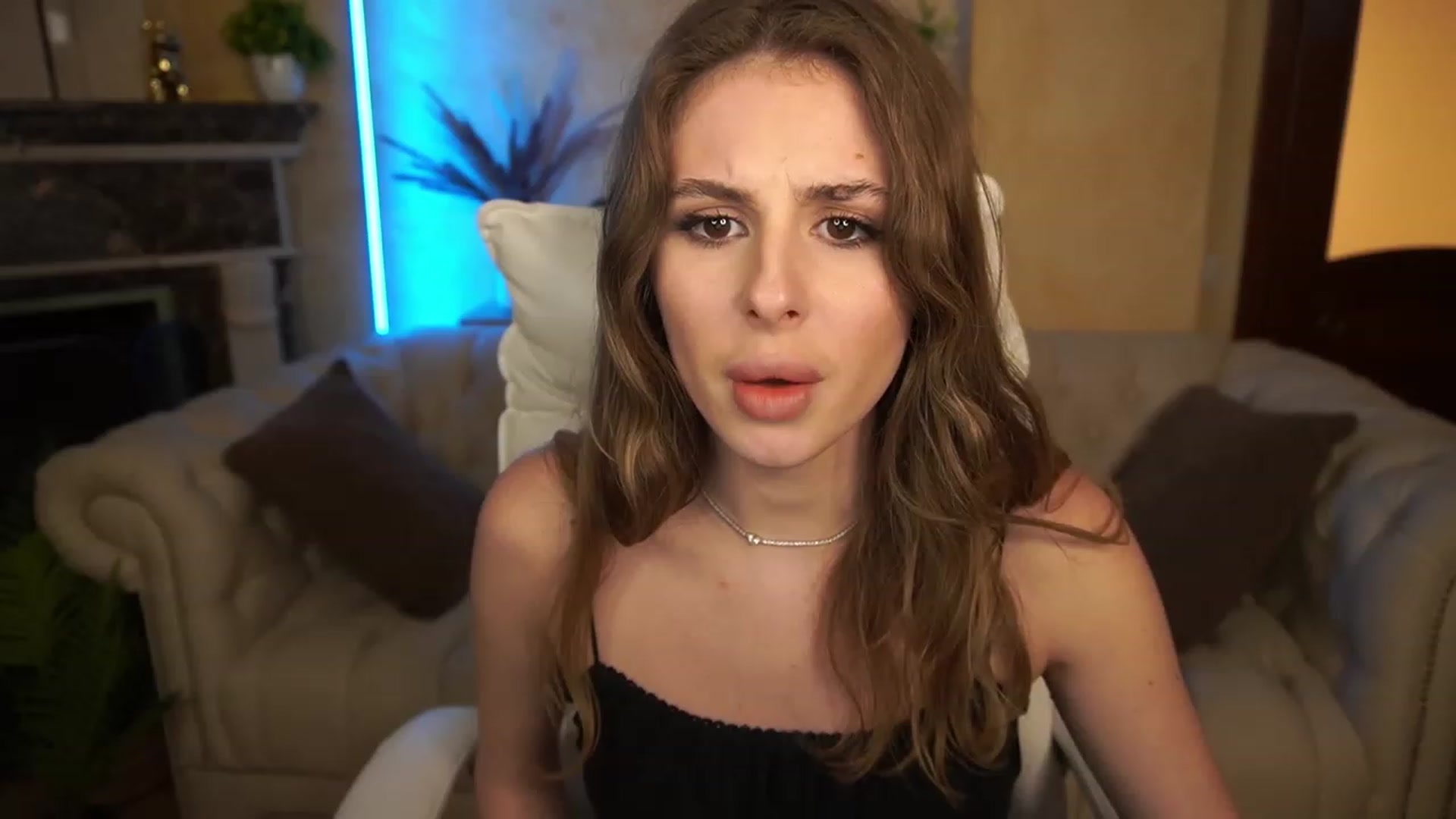 Gallery image thumbnail from MissGadriela's myfreecams stream on, 05/31/2023, 17:13 image 12 of 20