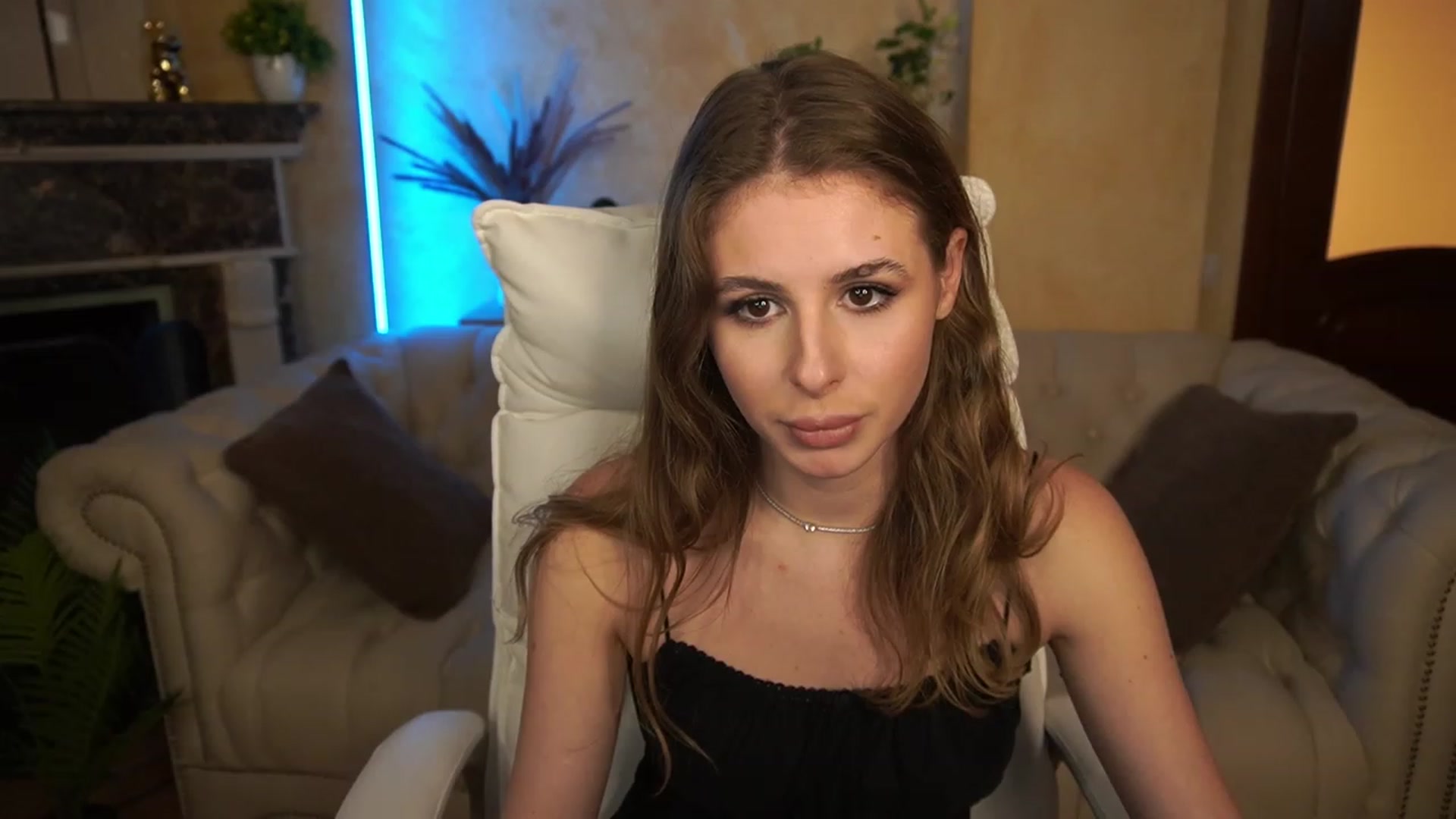 Gallery image thumbnail from MissGadriela's myfreecams stream on, 05/31/2023, 17:13 image 14 of 20