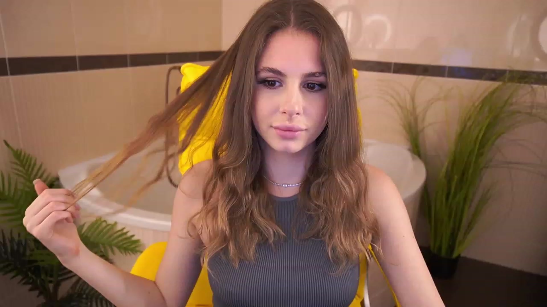 Gallery image thumbnail from MissGadriela's myfreecams stream on, 06/04/2023, 06:47 image 14 of 20