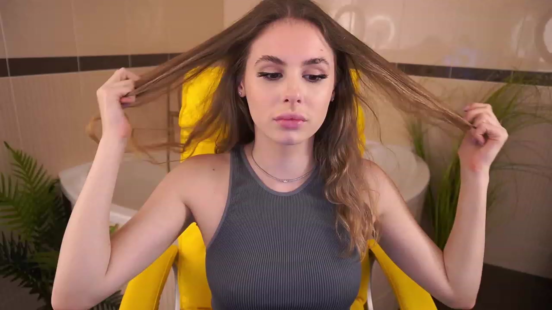 Gallery image thumbnail from MissGadriela's myfreecams stream on, 06/04/2023, 06:47 image 10 of 20
