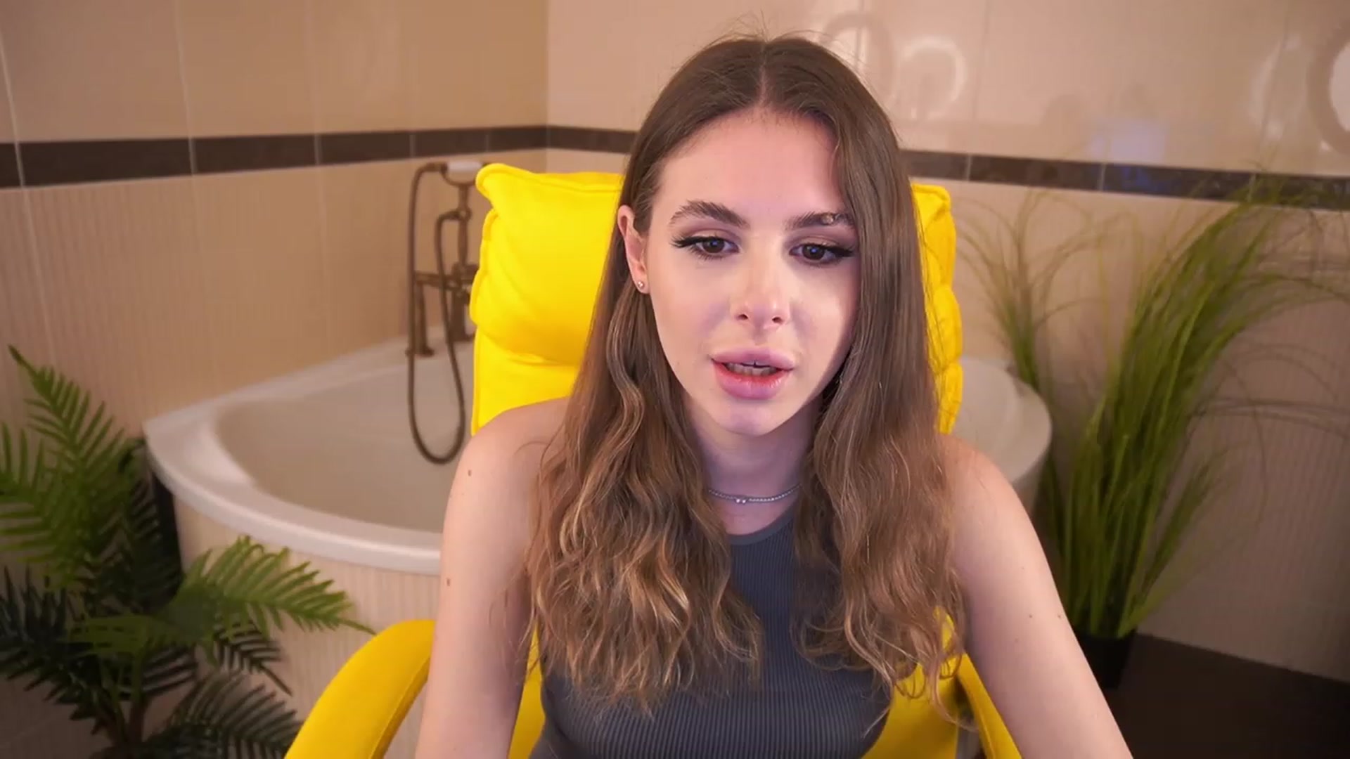 Gallery image thumbnail from MissGadriela's myfreecams stream on, 06/04/2023, 06:47 image 16 of 20