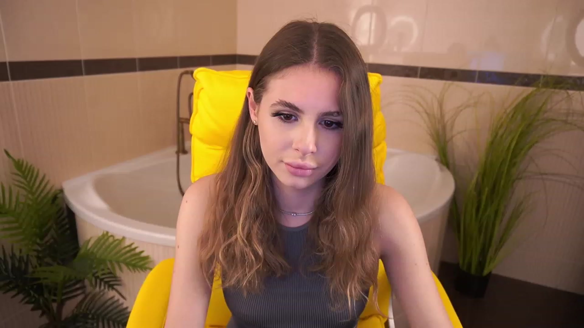 Gallery image thumbnail from MissGadriela's myfreecams stream on, 06/04/2023, 06:47 image 15 of 20