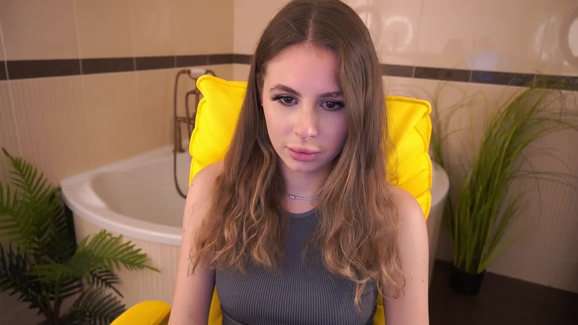 Gallery image thumbnail from MissGadriela's myfreecams stream on, 06/04/2023, 08:01 image 3 of 20