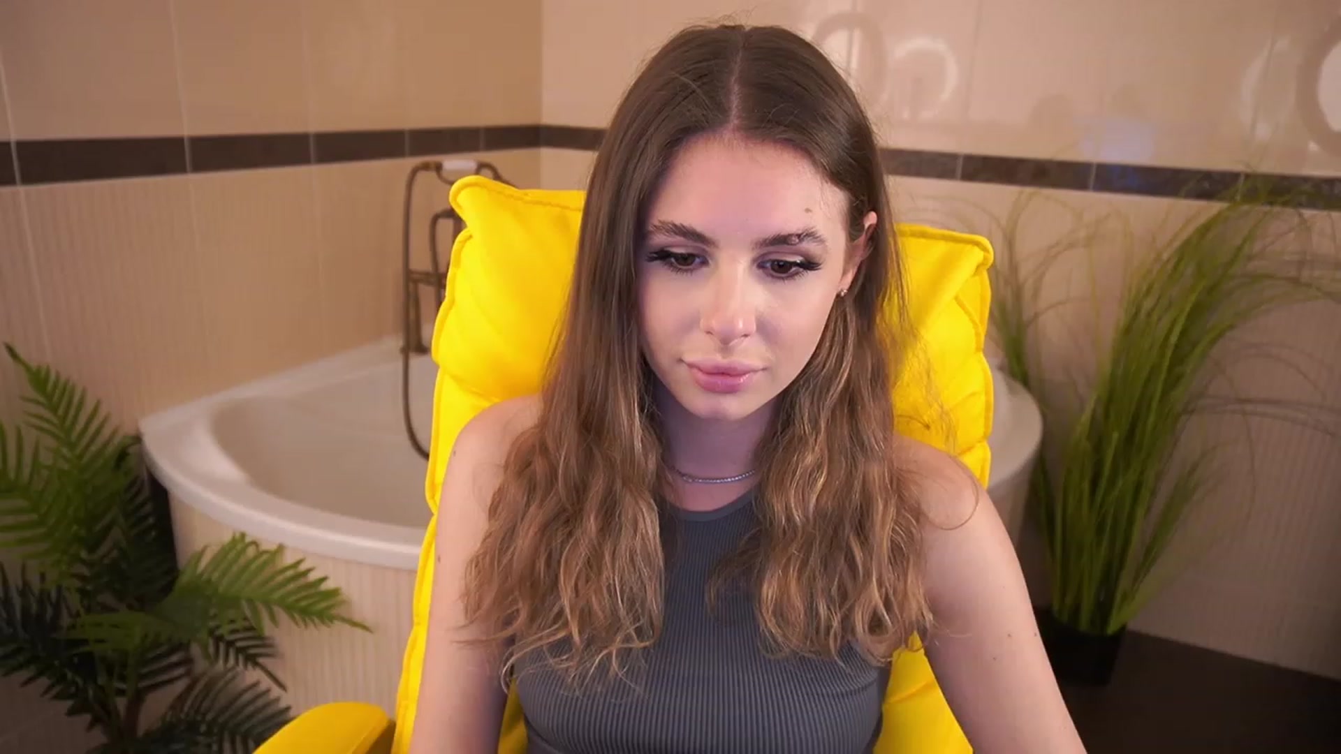 Gallery image thumbnail from MissGadriela's myfreecams stream on, 06/04/2023, 08:01 image 5 of 20