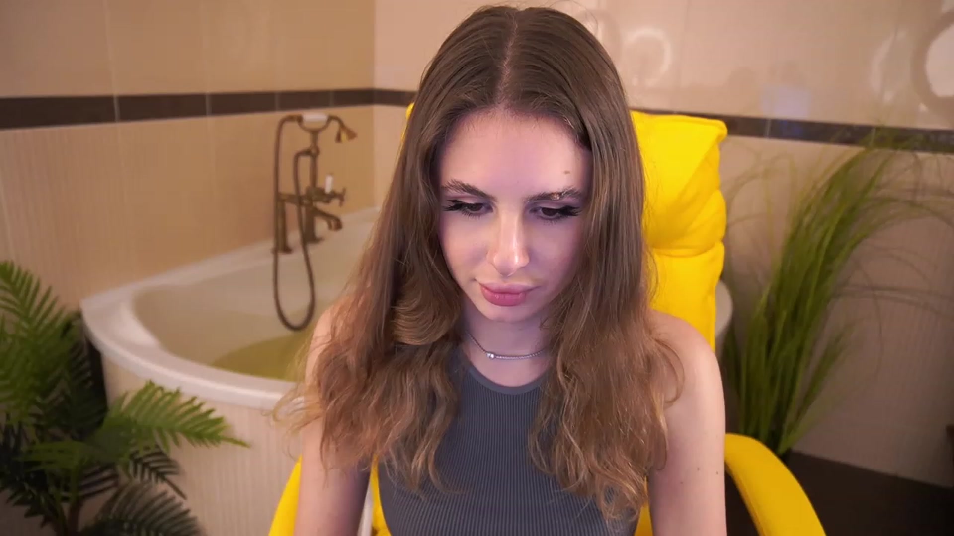 Gallery image thumbnail from MissGadriela's myfreecams stream on, 06/04/2023, 11:10 image 18 of 20