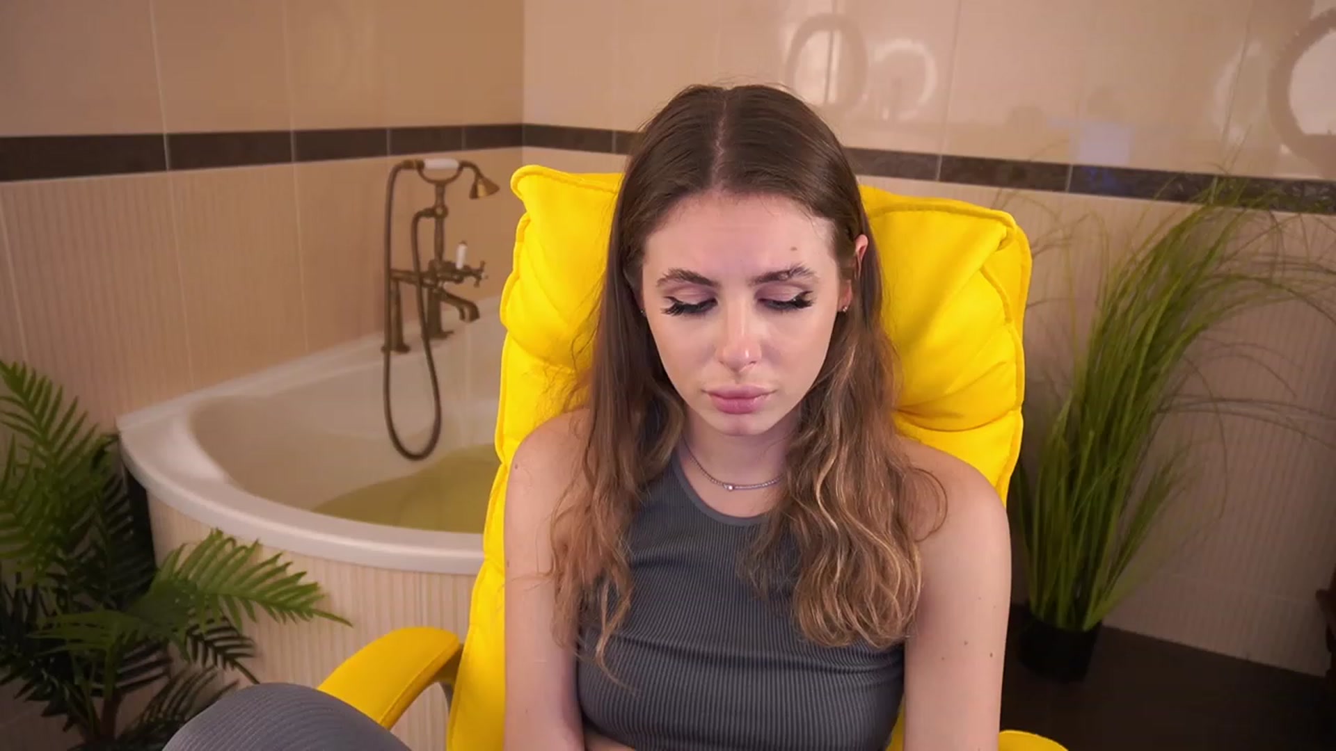 Gallery image thumbnail from MissGadriela's myfreecams stream on, 06/04/2023, 11:10 image 16 of 20