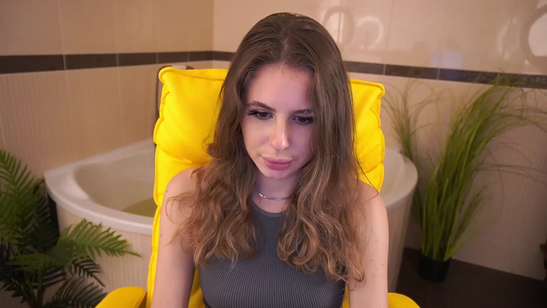 Gallery image thumbnail from MissGadriela's myfreecams stream on, 06/04/2023, 11:40 image 8 of 20