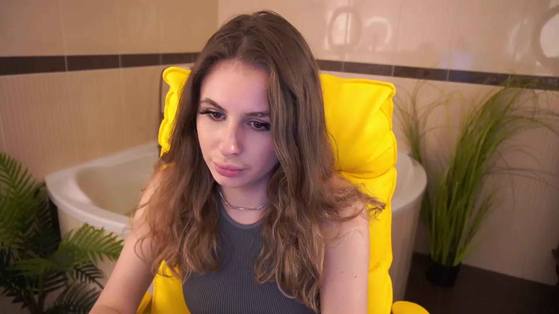 Gallery image thumbnail from MissGadriela's myfreecams stream on, 06/04/2023, 11:40 image 2 of 20