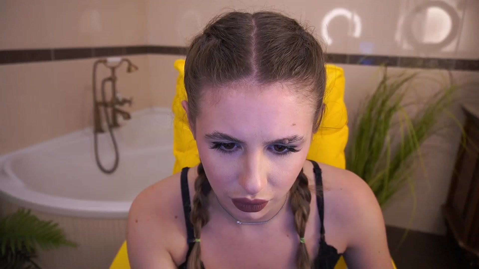 Gallery image thumbnail from MissGadriela's myfreecams stream on, 06/11/2023, 09:46 image 2 of 20