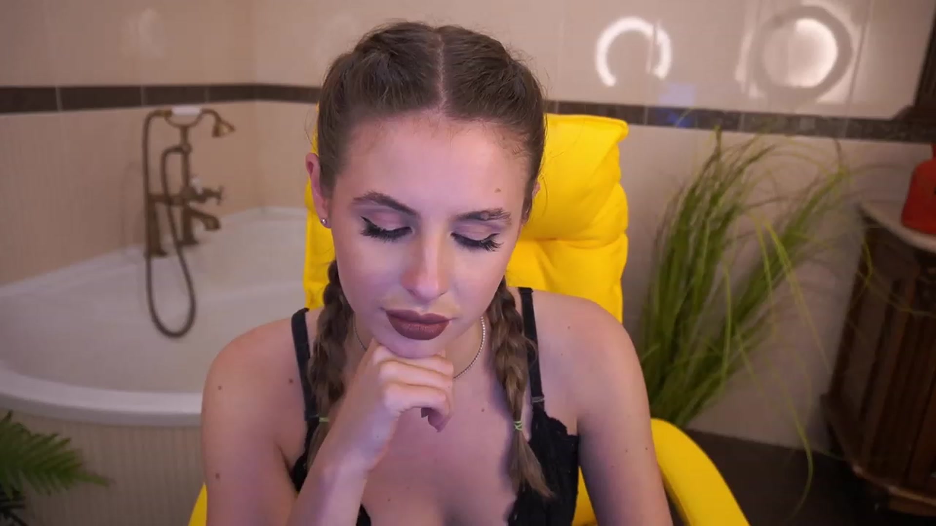 Gallery image thumbnail from MissGadriela's myfreecams stream on, 06/11/2023, 11:29 image 2 of 20