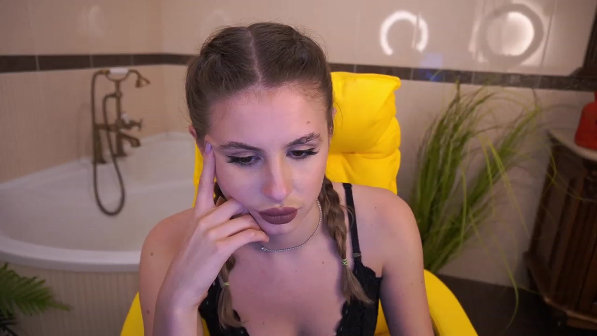Gallery image thumbnail from MissGadriela's myfreecams stream on, 06/11/2023, 11:29 image 3 of 20