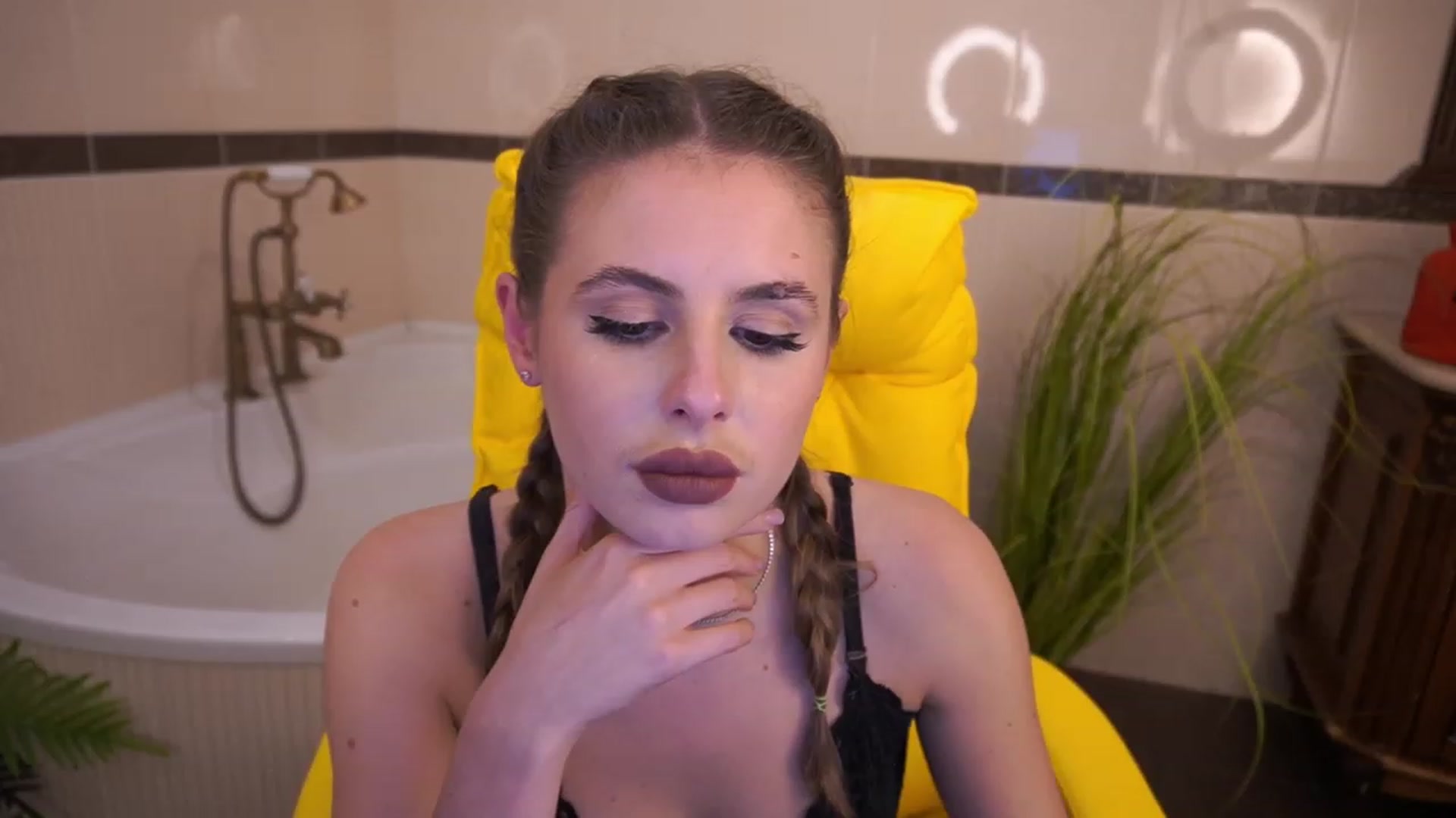 Gallery image thumbnail from MissGadriela's myfreecams stream on, 06/11/2023, 11:29 image 8 of 20