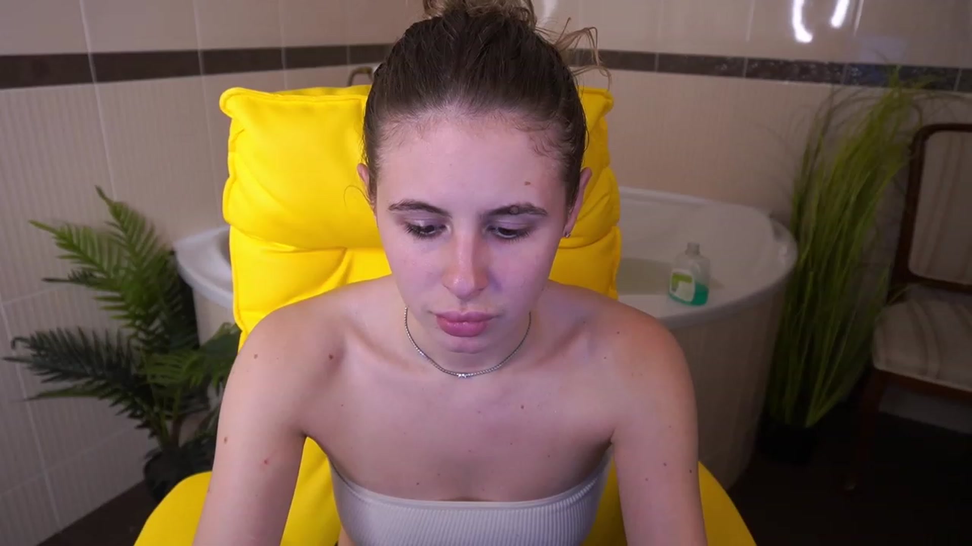 Gallery image thumbnail from MissGadriela's myfreecams stream on, 06/14/2023, 15:23 image 19 of 20