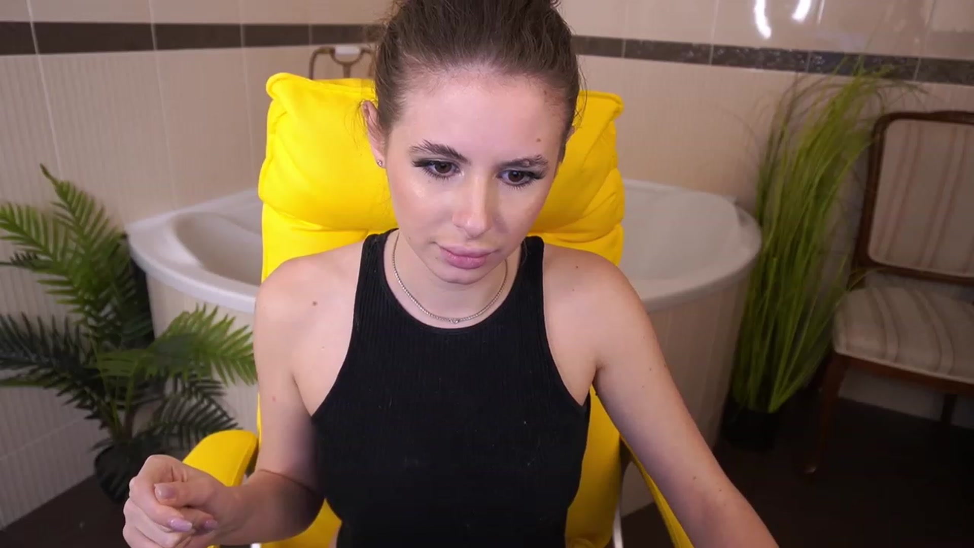 Gallery image thumbnail from MissGadriela's myfreecams stream on, 06/15/2023, 10:40 image 15 of 20