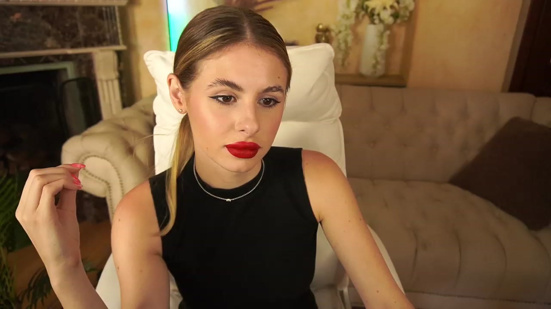 Gallery image thumbnail from MissGadriela's myfreecams stream on, 06/21/2023, 15:00 image 5 of 20