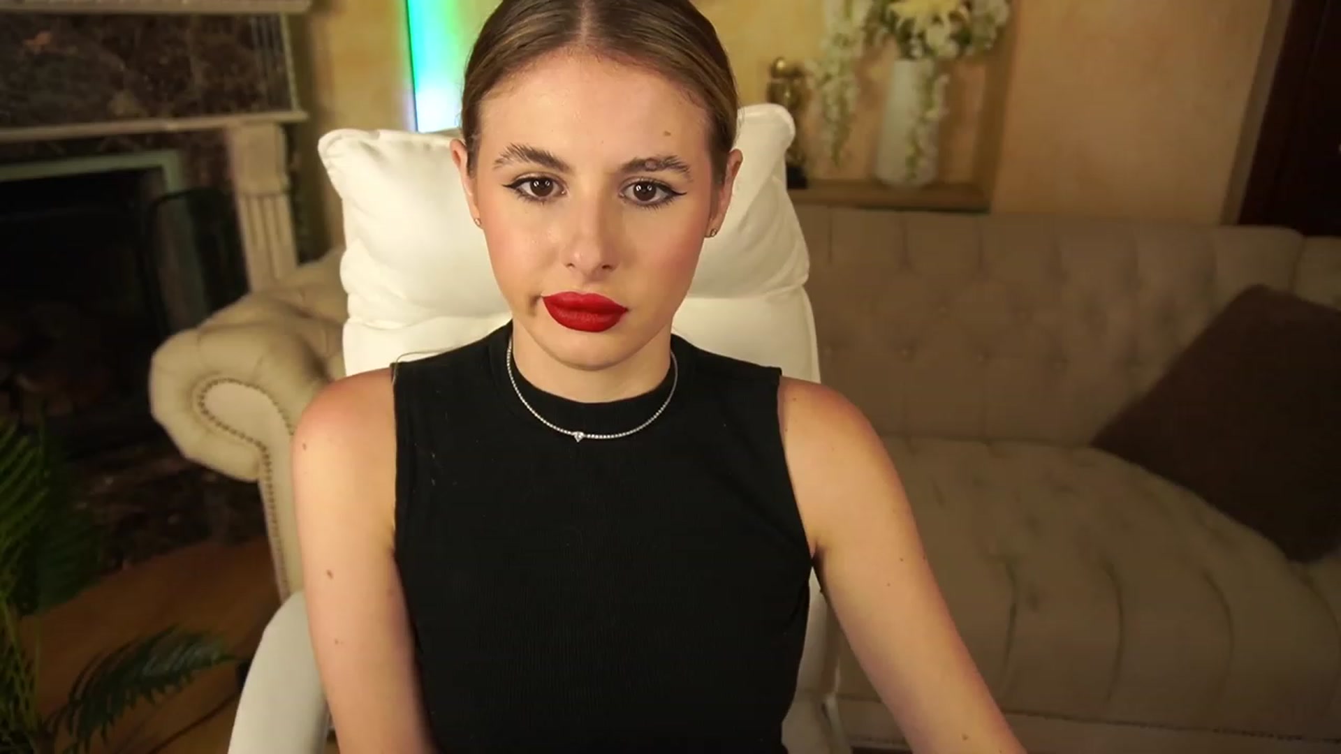 Gallery image thumbnail from MissGadriela's myfreecams stream on, 06/21/2023, 15:00 image 6 of 20